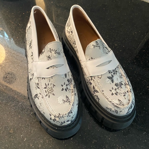 Taft Women’s Flora Loafer in Eden Blanc - NWOT Size 42 - Picture 2 of 11